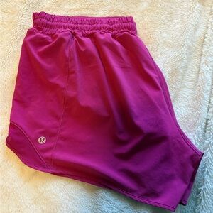 Lululemon Hotty Hot low rise shorts size 14